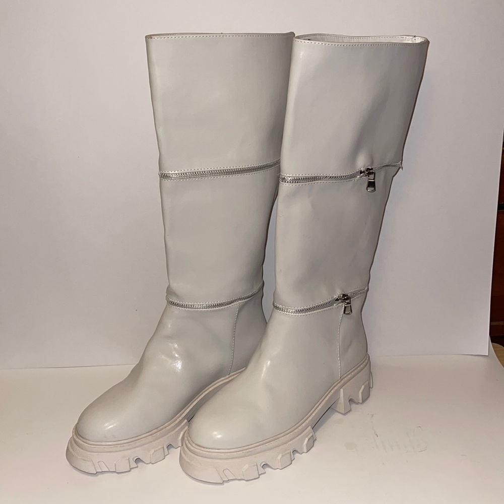 Chunky White Zipper Mid Calf Boots UK Brand, Size 7